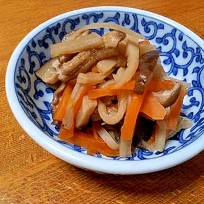 切り干し大根と　干し椎茸の　煮物